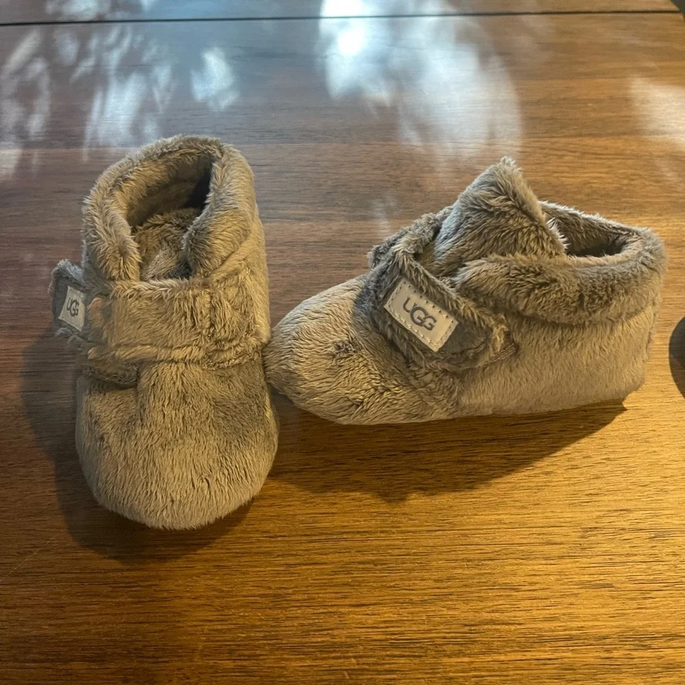 Baby Ugg Slippers Size 4/5